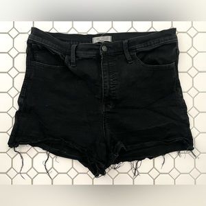 Madewell Roadtripper Shorts in black size 31, excellent condition